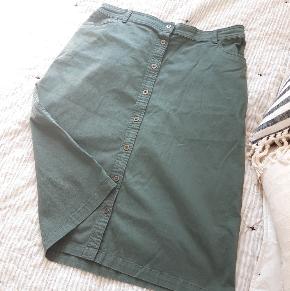 Size 18 Button Down Skirt